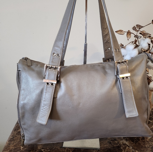 Elegant Perlina Silver Leather Shoulder Bag EUC - Picture 3 of 16